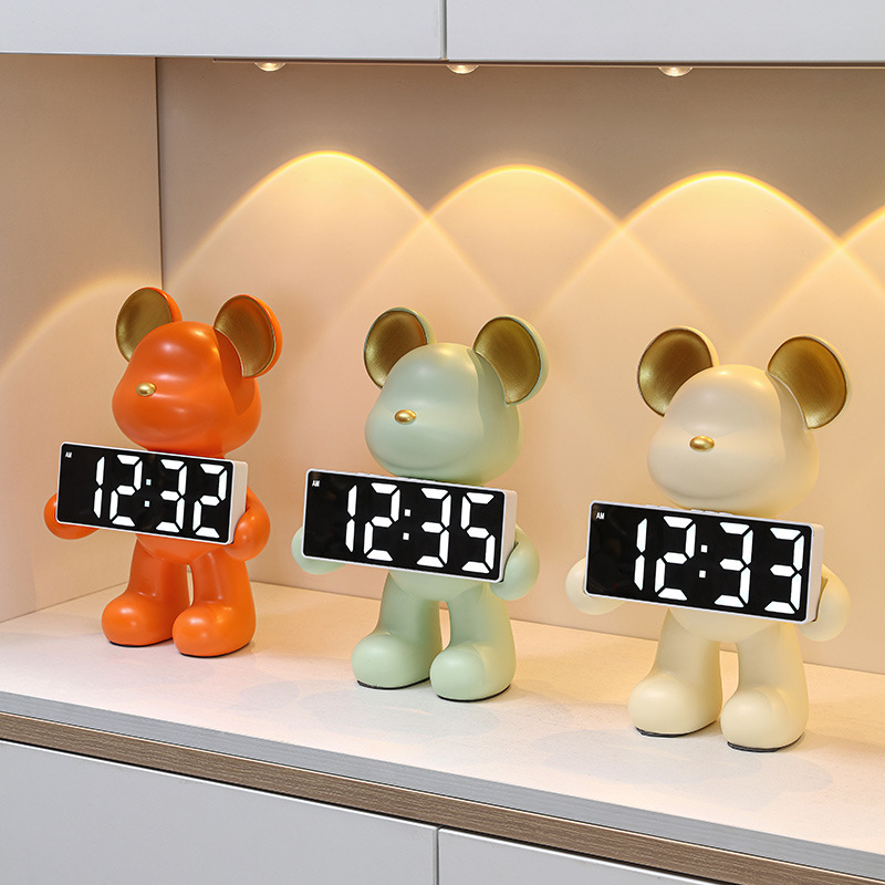 Led Desk Clock - ساعة دب إسكندنافية إبداعية من الراتنج،