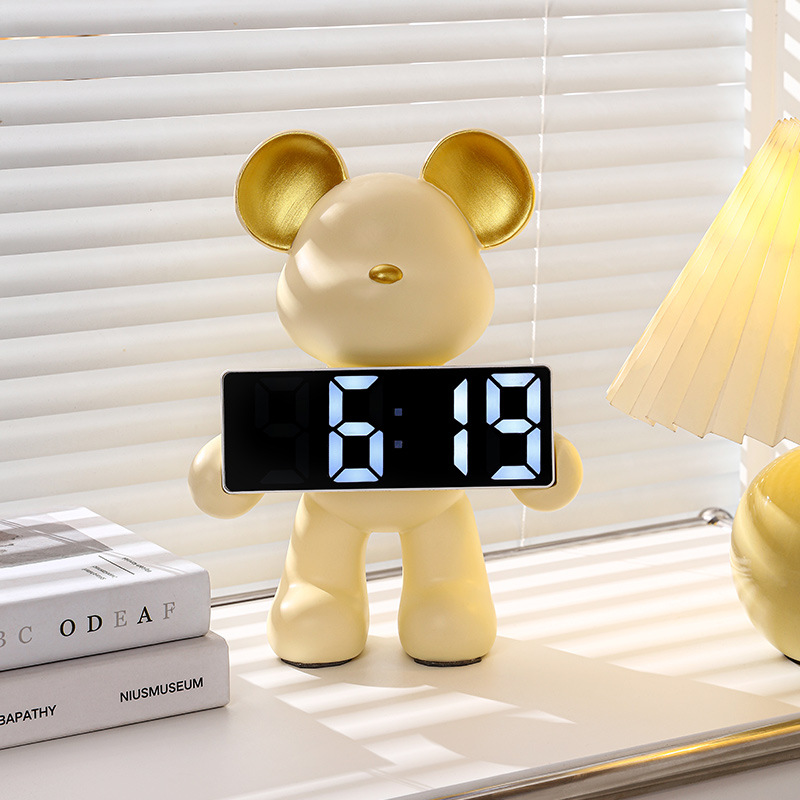 ساعة دب إسكندنافية إبداعية من  - مراجعة Led Desk Clock وسعره